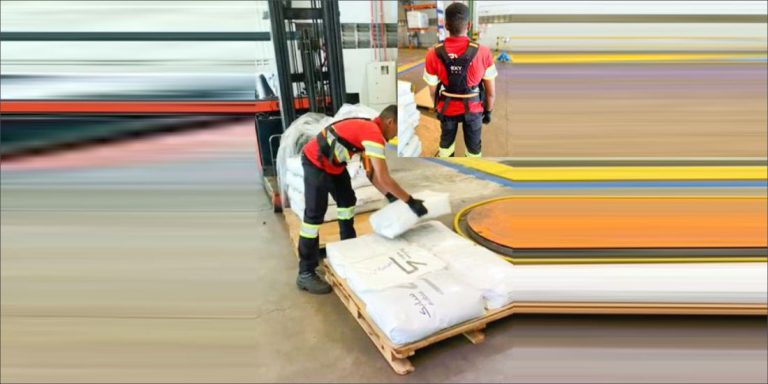 Exoesqueleto garante redução de riscos de lesões e auxilia em operações logísticas na indústria
